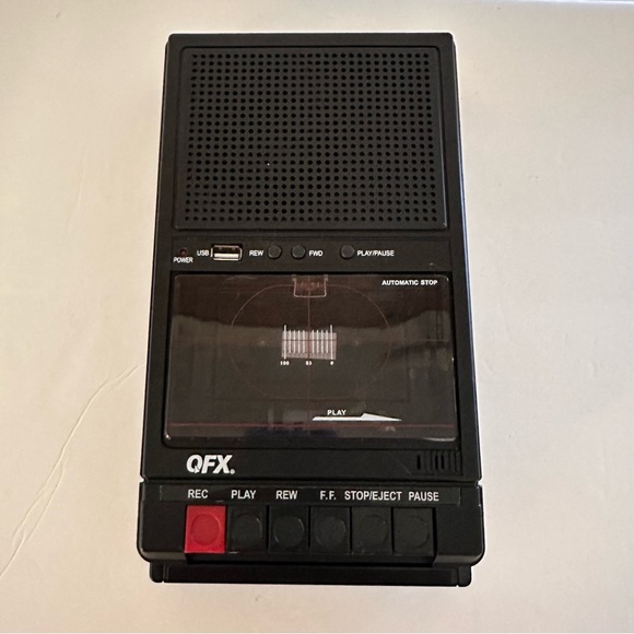 QFX Retro-39 Classic Style Cassette player/recorder with USB Port - Picture 2 of 4